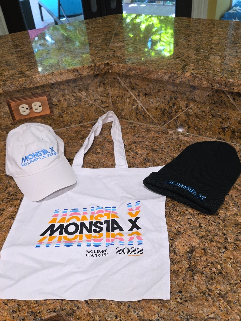 MONSTA X Merch Bundle